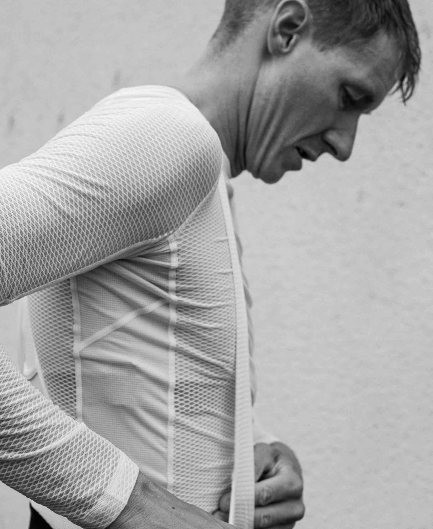 POC Essential Layer LS Jersey - High-Performance Cycling Apparel for Men & Women 8 POC Essential Layer LS Jersey